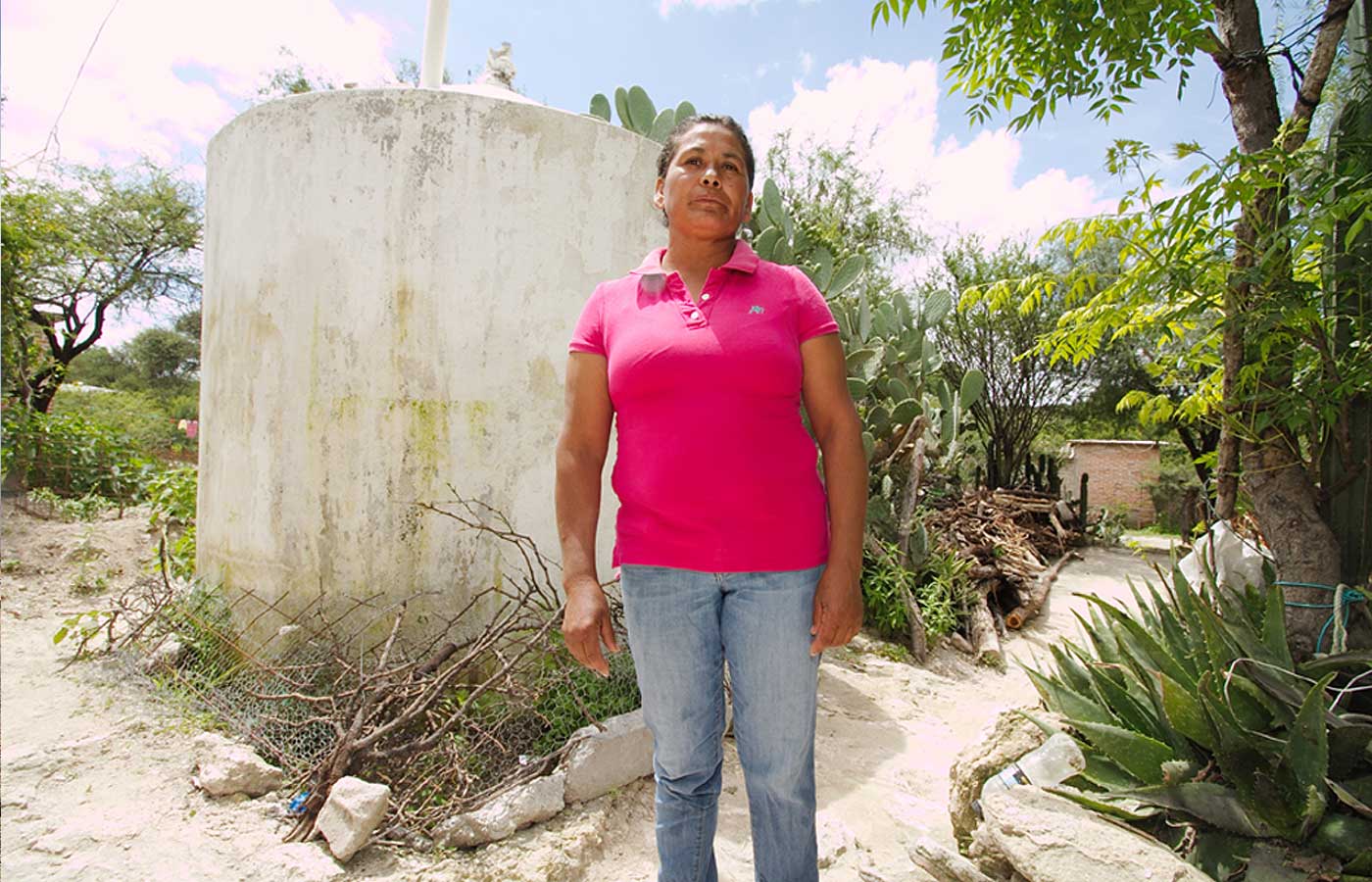 Rescatan el agua de lluvia para la vida de la familia. (Juan González, Guanajuato)